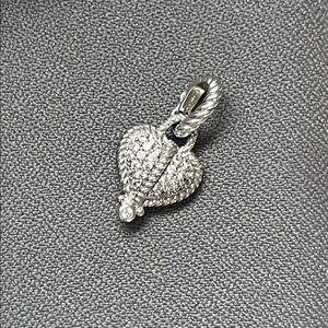 Judith Ripka 925 Silver 0.89tcw
Diamonique Heart Pendant (5.83g.)